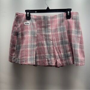 Fashion nova large skorts 16” waist. 13” length. New with tag pleated skort